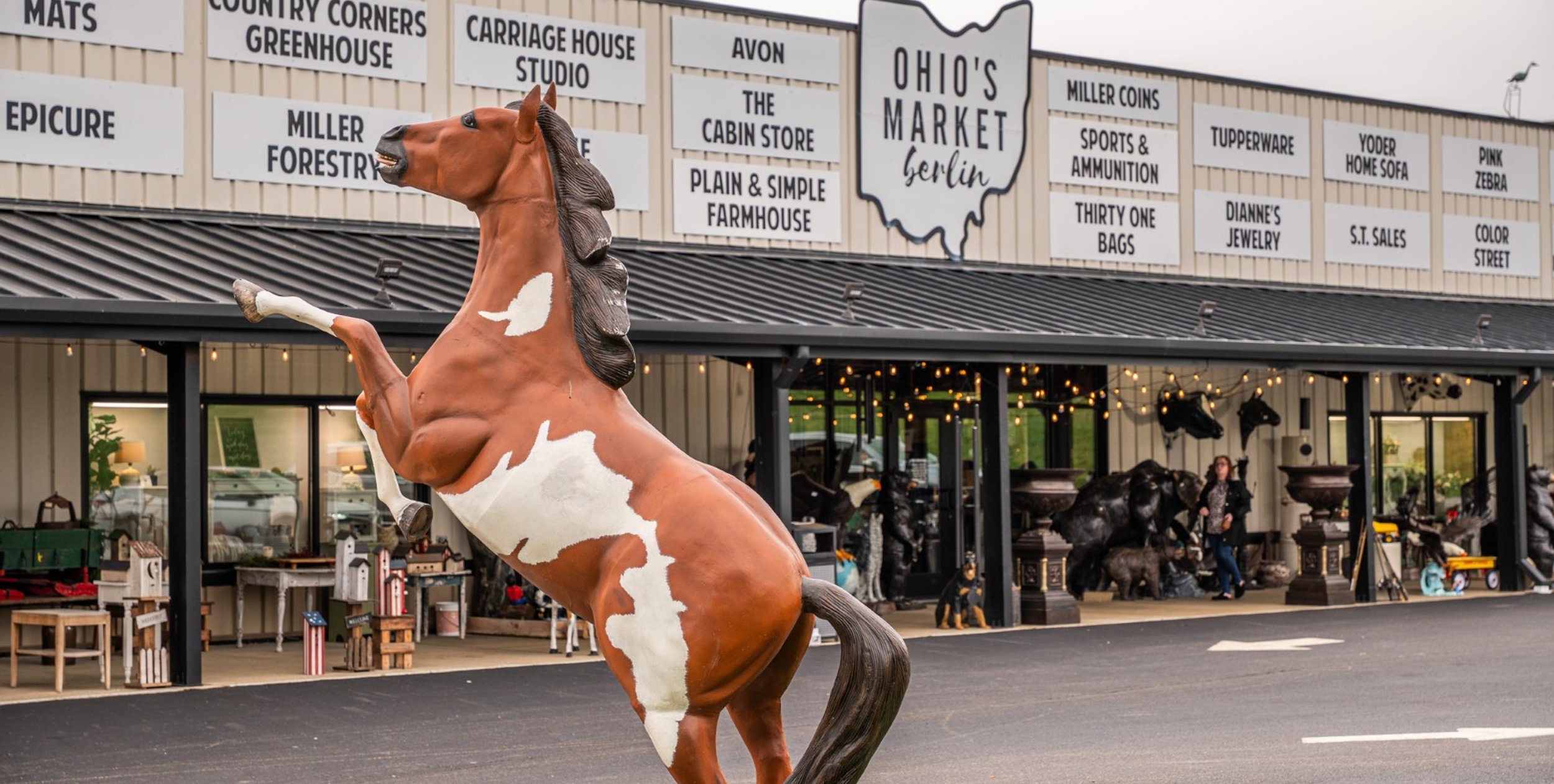 Ohio's Market Berlin exterior with the iconic rearing horse statue
