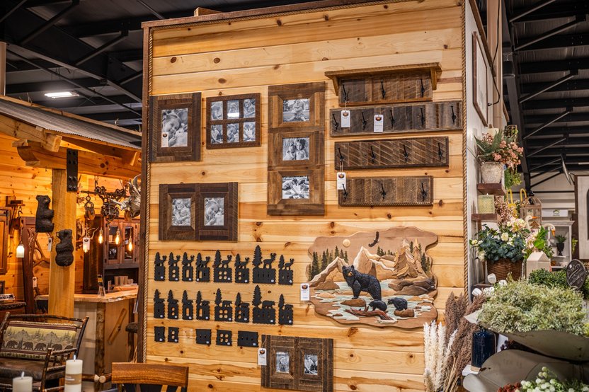 Home decor vendor at Ohio's Market Berlin
